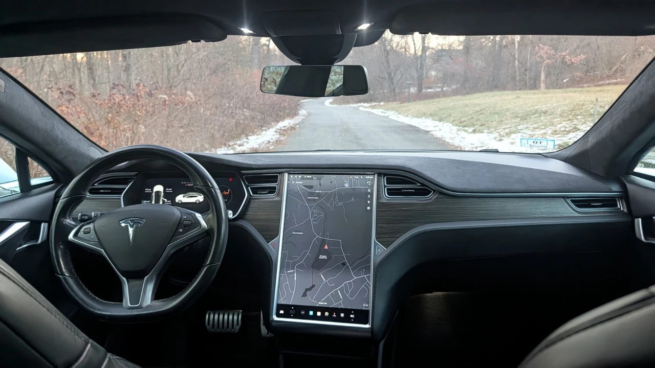 2014 Tesla Model S - Image 12 of 21