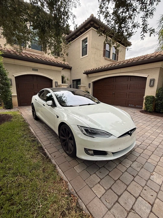 2014 Tesla Model S - Image 2 of 7