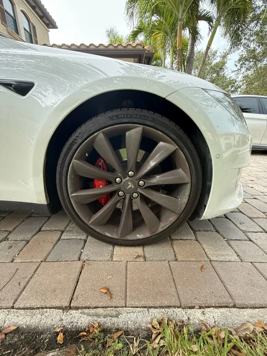 2014 Tesla Model S - Image 3 of 7