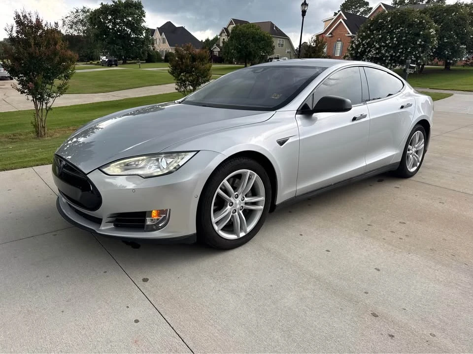 2014 Tesla Model S - Image 2 of 13