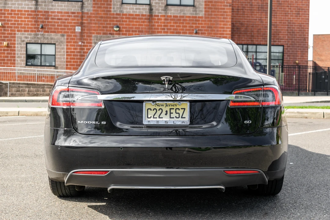 2014 Tesla Model S - Image 20 of 31