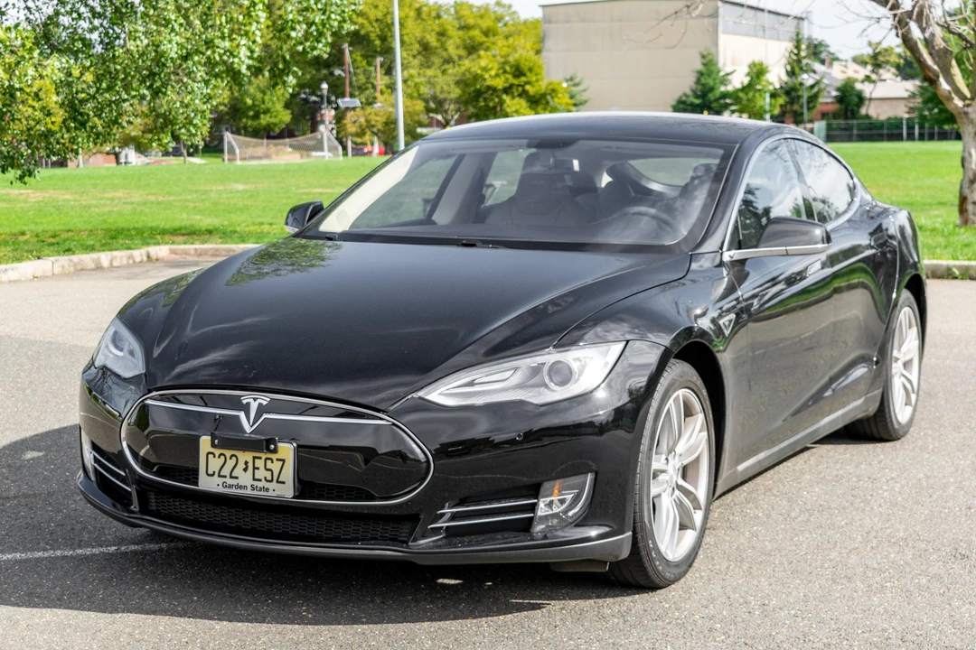 2014 Tesla Model S - Image 10 of 31