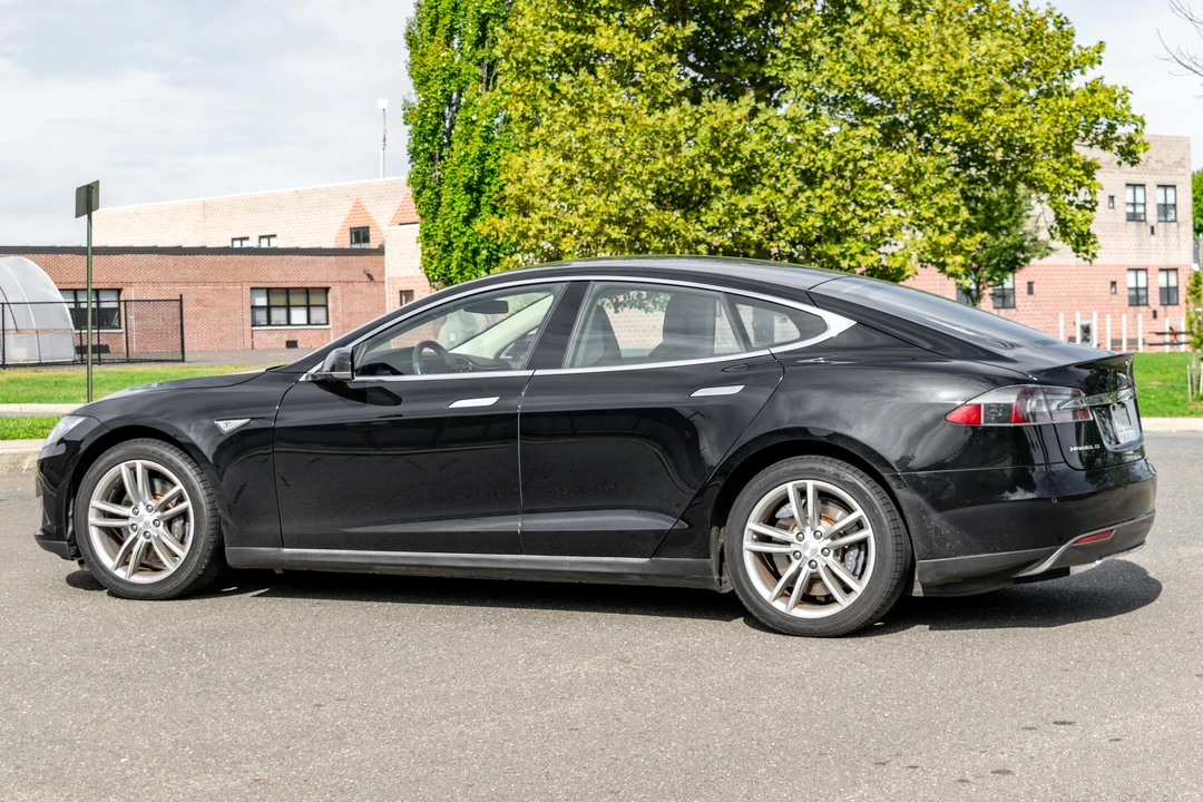 2014 Tesla Model S - Image 14 of 31
