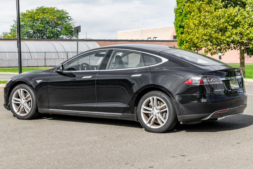 2014 Tesla Model S - Image 4 of 31