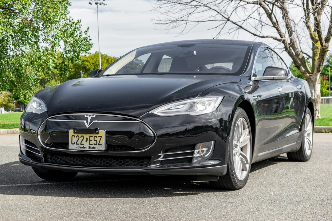 2014 Tesla Model S - Image 11 of 31