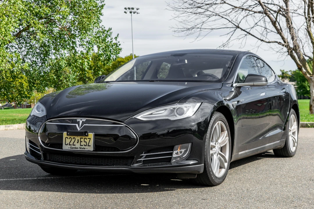 2014 Tesla Model S - Image 12 of 31