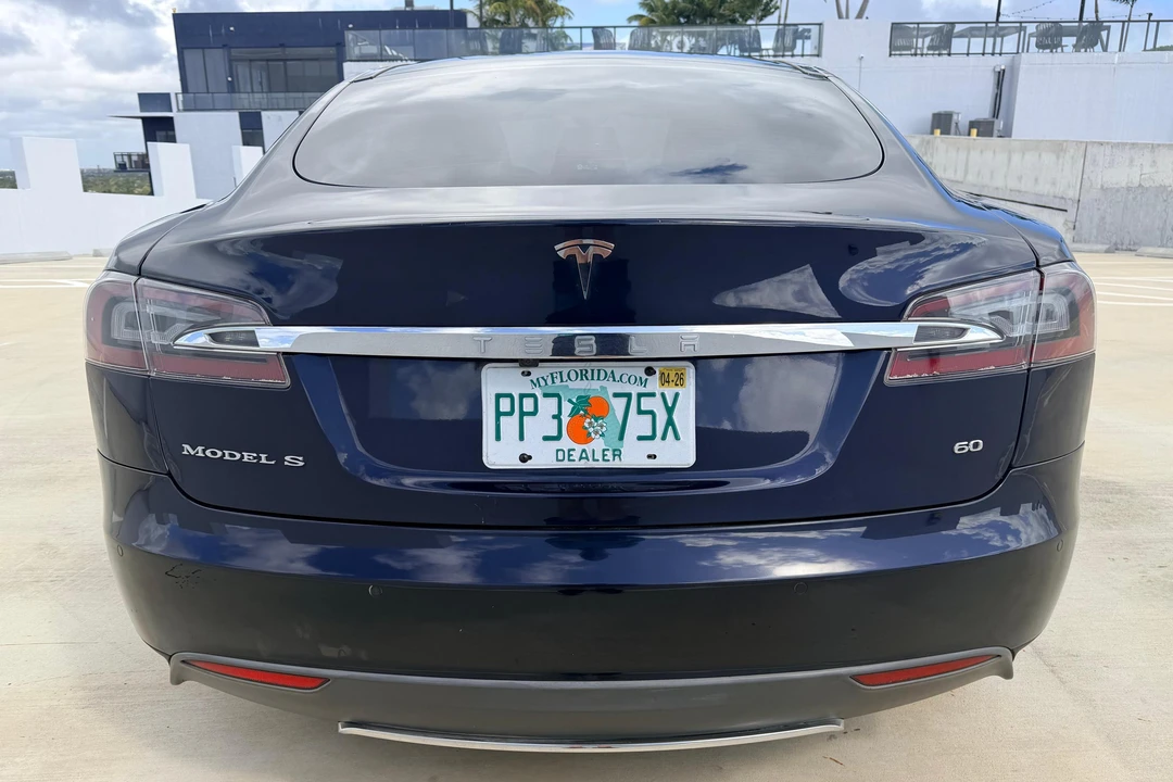 2014 Tesla Model S - Image 5 of 31