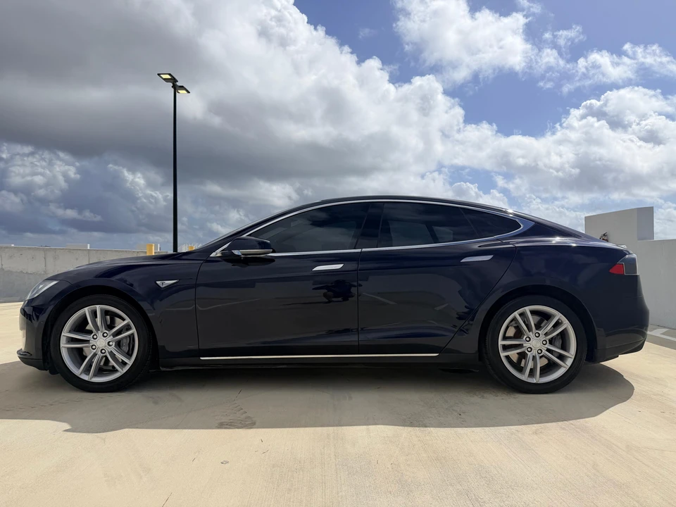 2014 Tesla Model S - Image 14 of 31