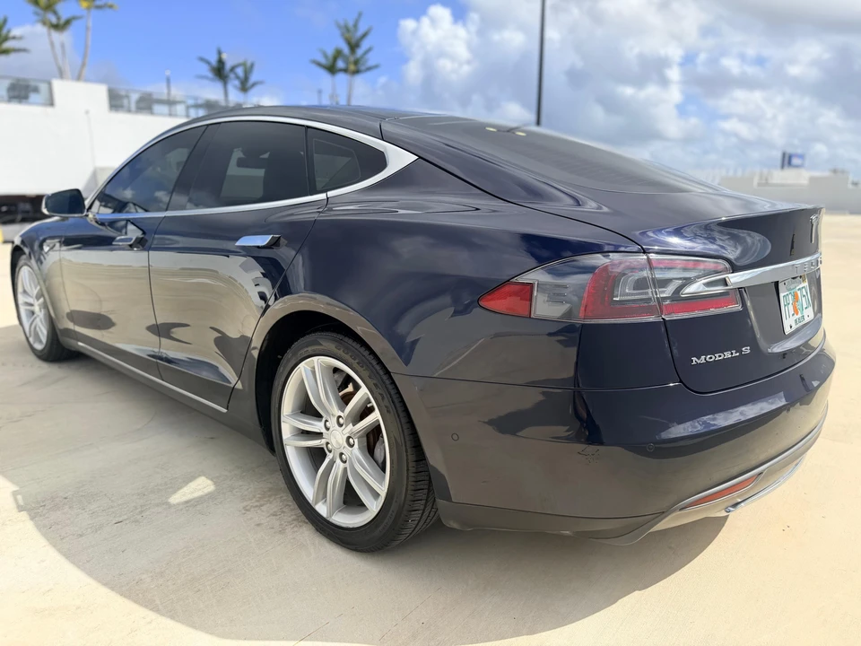 2014 Tesla Model S - Image 18 of 31