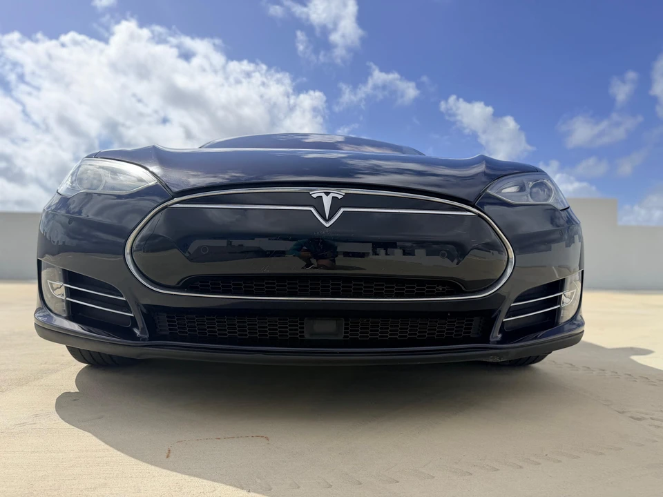2014 Tesla Model S - Image 7 of 31