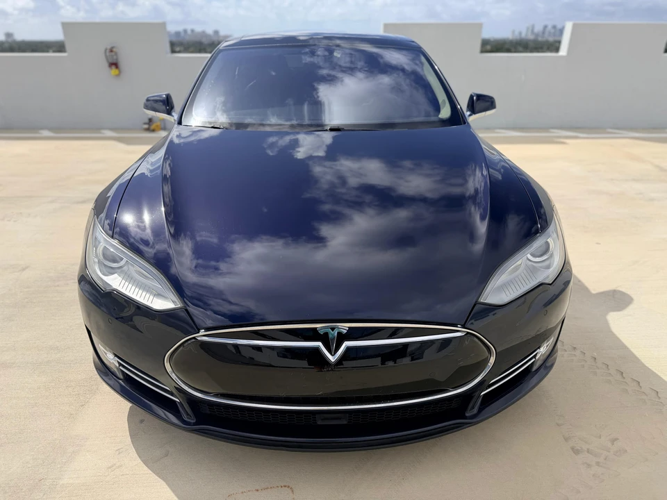 2014 Tesla Model S - Image 8 of 31