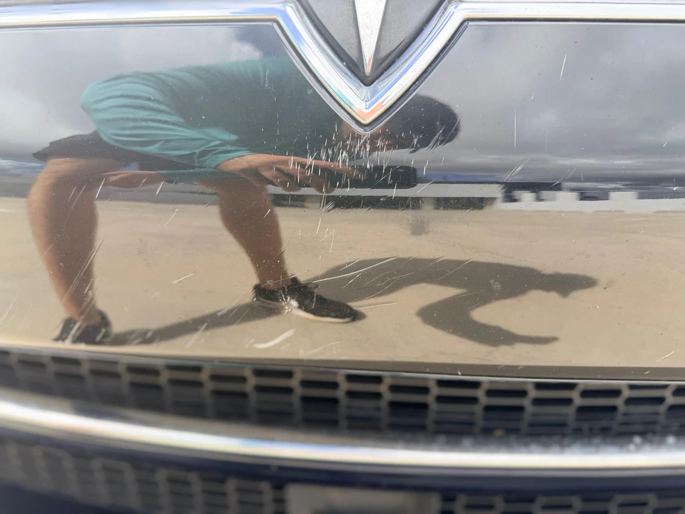 2014 Tesla Model S - Image 25 of 31