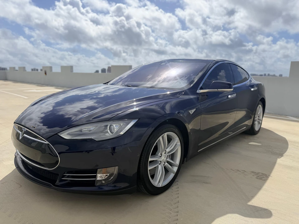 2014 Tesla Model S - Image 10 of 31
