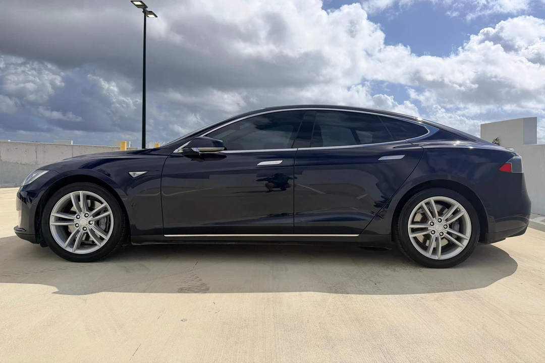 2014 Tesla Model S - Image 3 of 31
