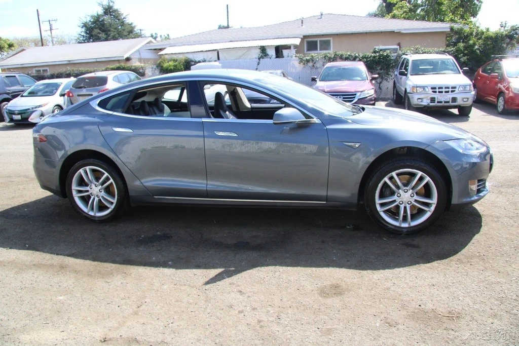 2014 Tesla Model S - Image 9 of 21