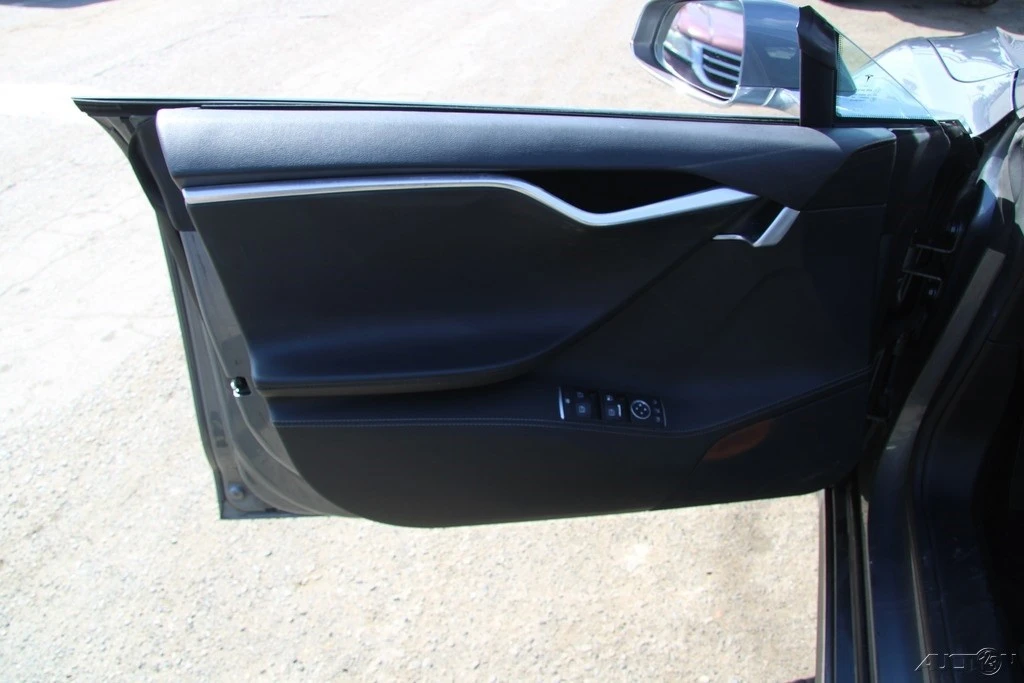 2014 Tesla Model S - Image 13 of 21
