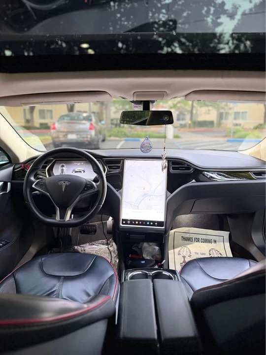 2014 Tesla Model S - Image 9 of 11