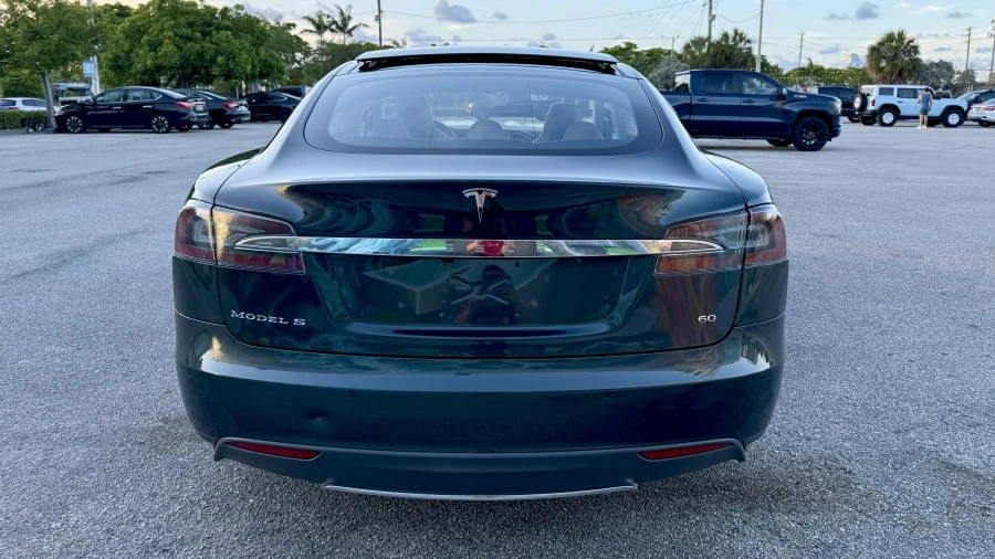 2014 Tesla Model S - Image 5 of 31