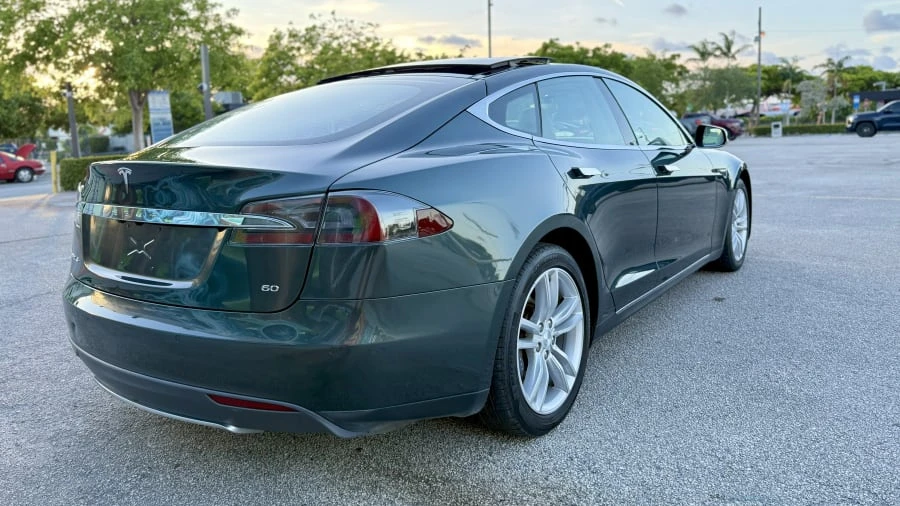 2014 Tesla Model S - Image 3 of 31