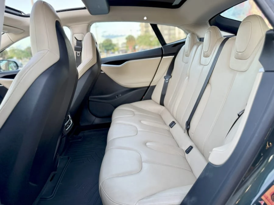 2014 Tesla Model S - Image 24 of 31