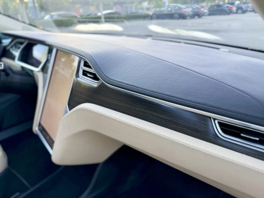 2014 Tesla Model S - Image 31 of 31