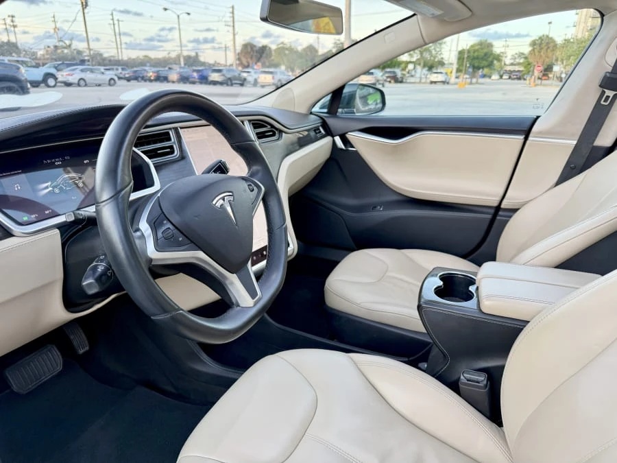 2014 Tesla Model S - Image 15 of 31