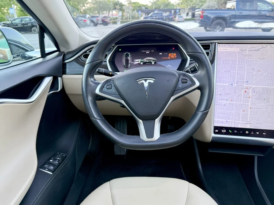 2014 Tesla Model S - Image 30 of 31