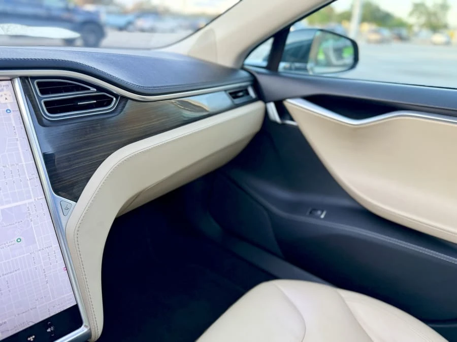 2014 Tesla Model S - Image 23 of 31
