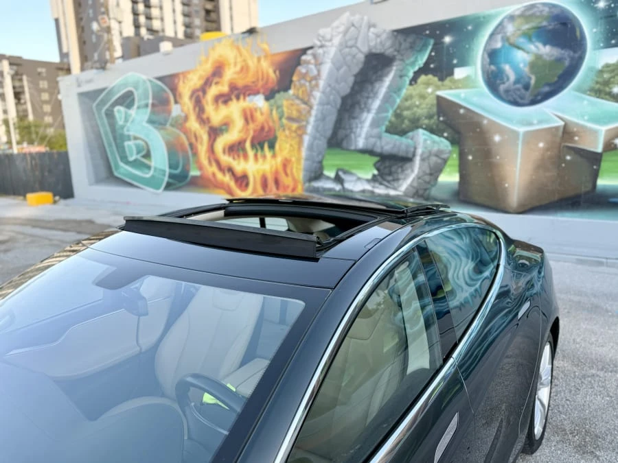 2014 Tesla Model S - Image 14 of 31