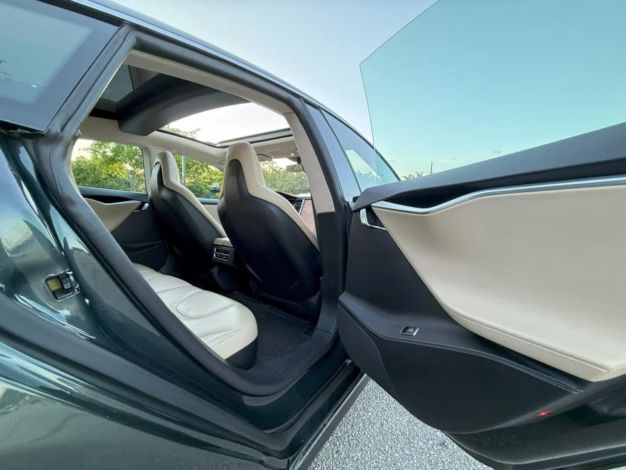2014 Tesla Model S - Image 19 of 31