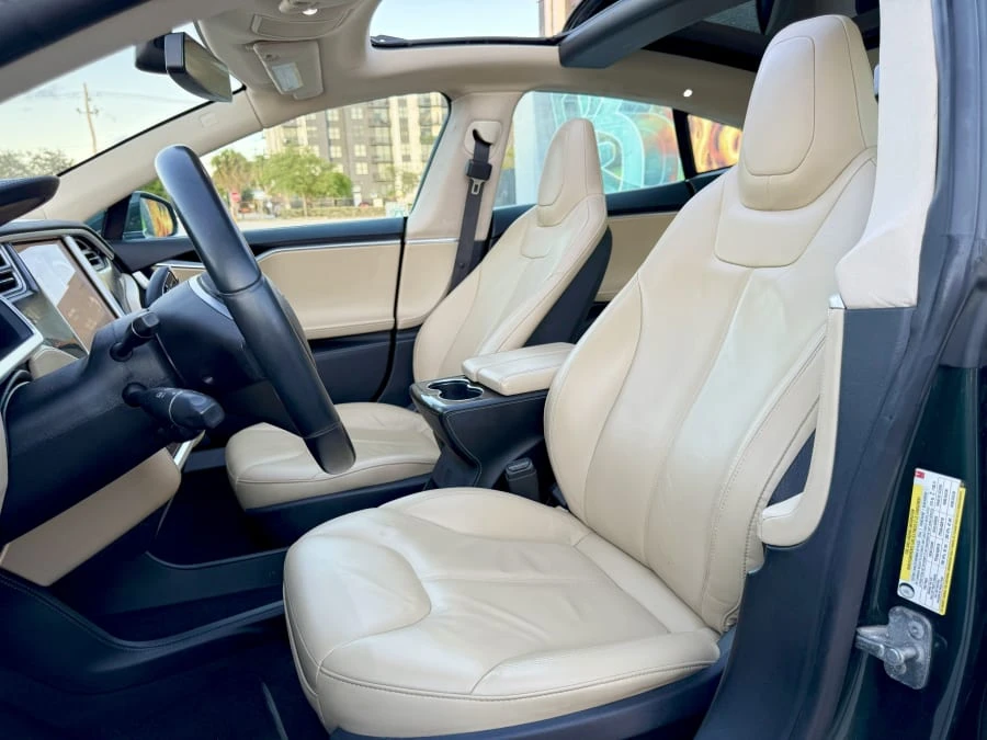 2014 Tesla Model S - Image 25 of 31