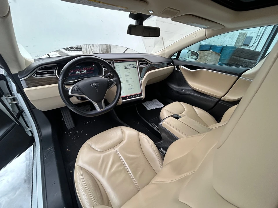 2014 Tesla Model S - Image 12 of 18