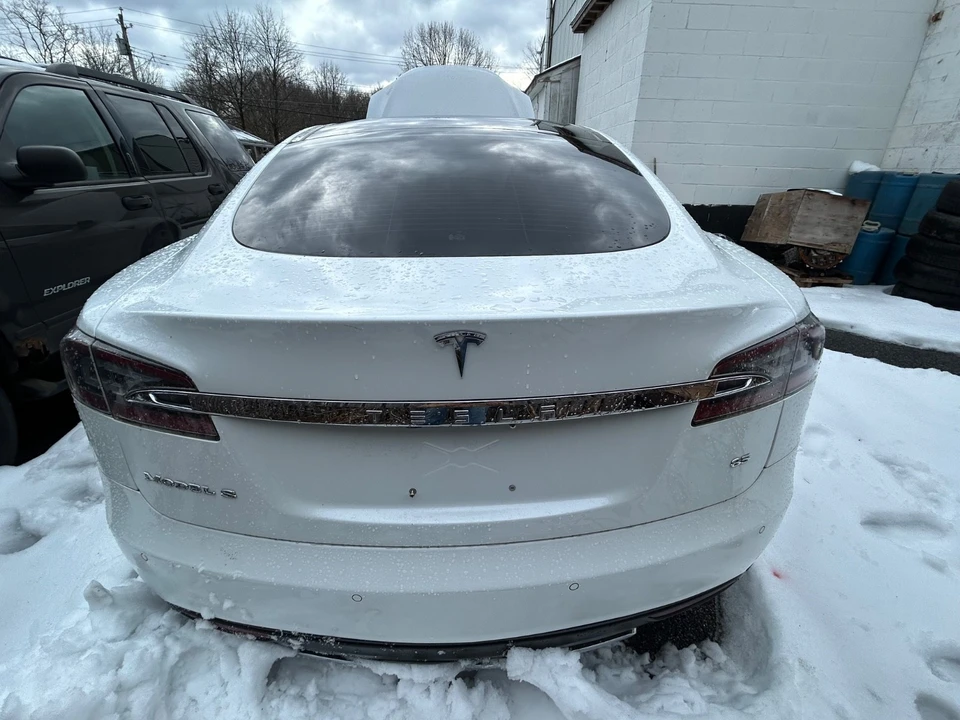 2014 Tesla Model S - Image 5 of 18