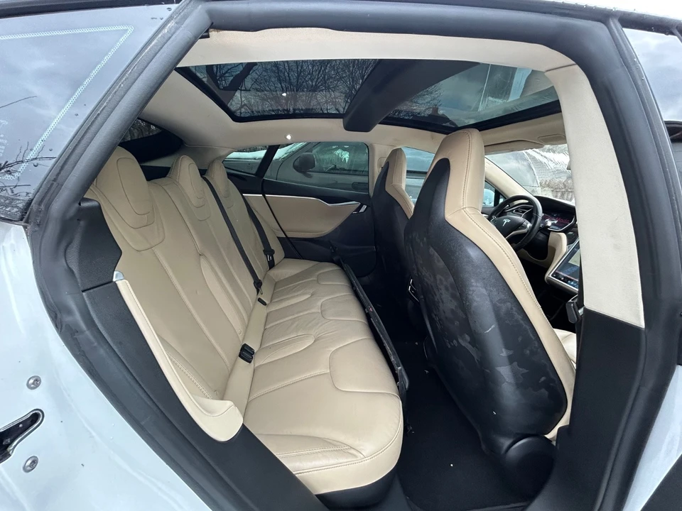 2014 Tesla Model S - Image 7 of 18