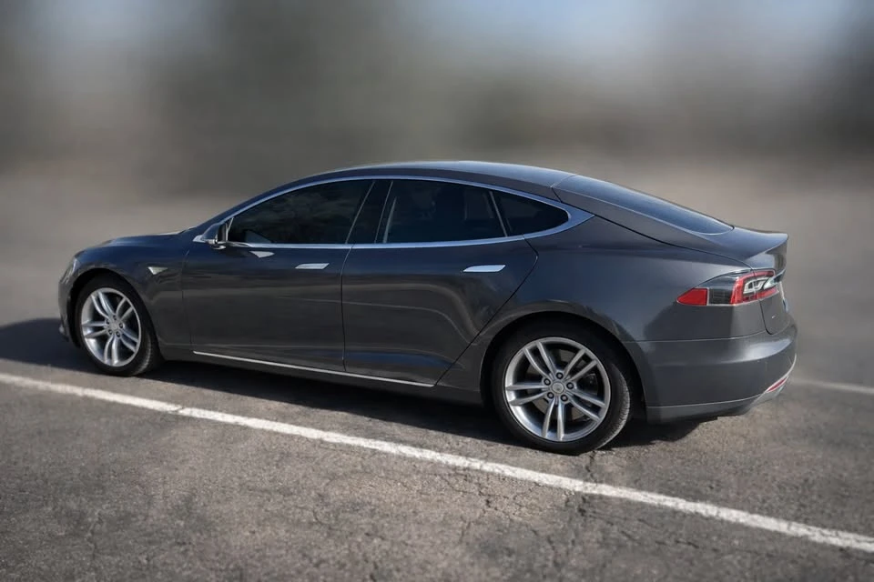 2014 Tesla Model S - Image 2 of 6