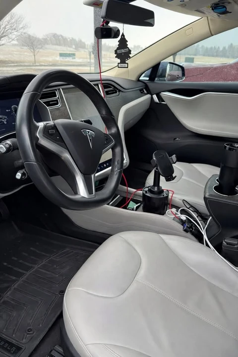 2014 Tesla Model S - Image 4 of 6