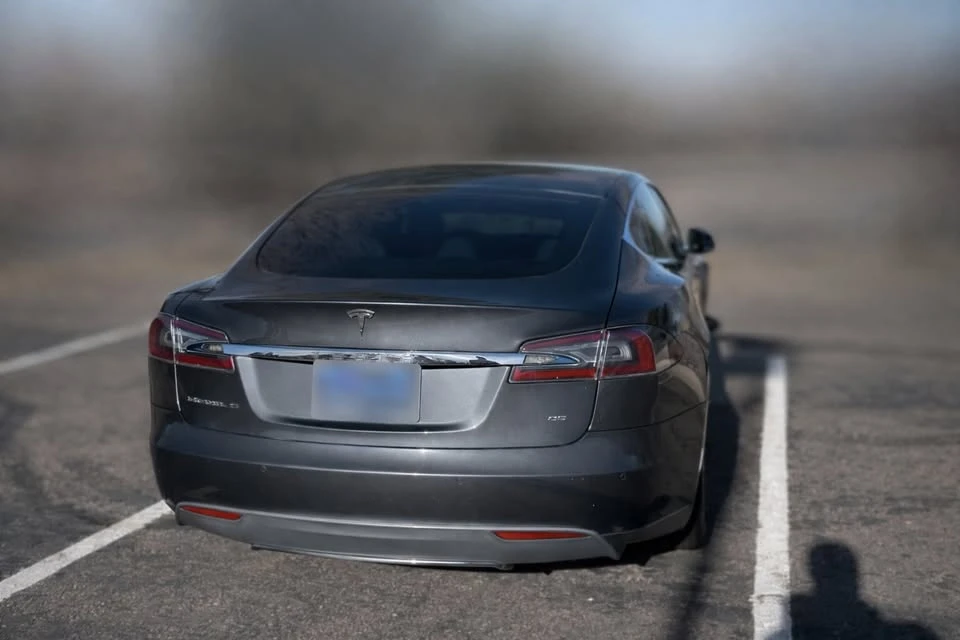 2014 Tesla Model S - Image 5 of 6