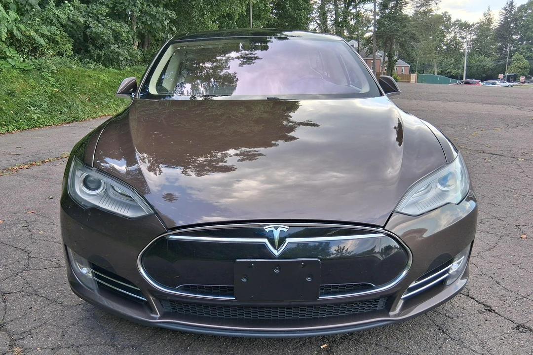 2014 Tesla Model S - Image 2 of 31