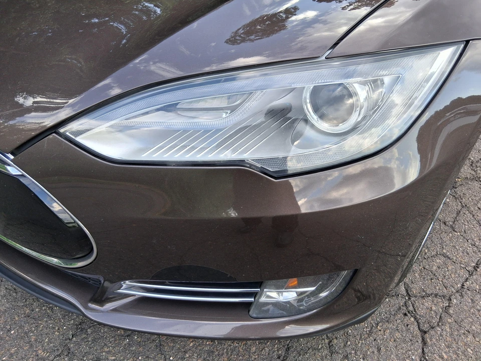 2014 Tesla Model S - Image 28 of 31