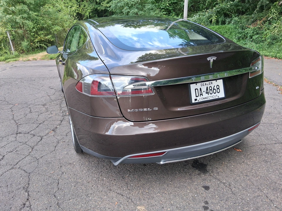 2014 Tesla Model S - Image 14 of 31