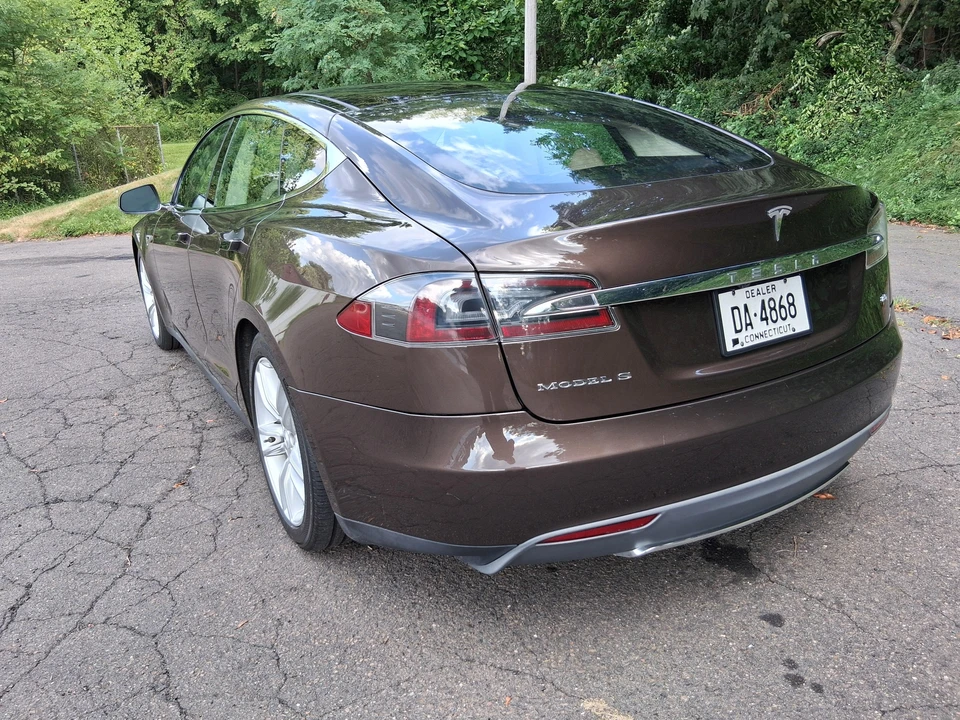 2014 Tesla Model S - Image 13 of 31