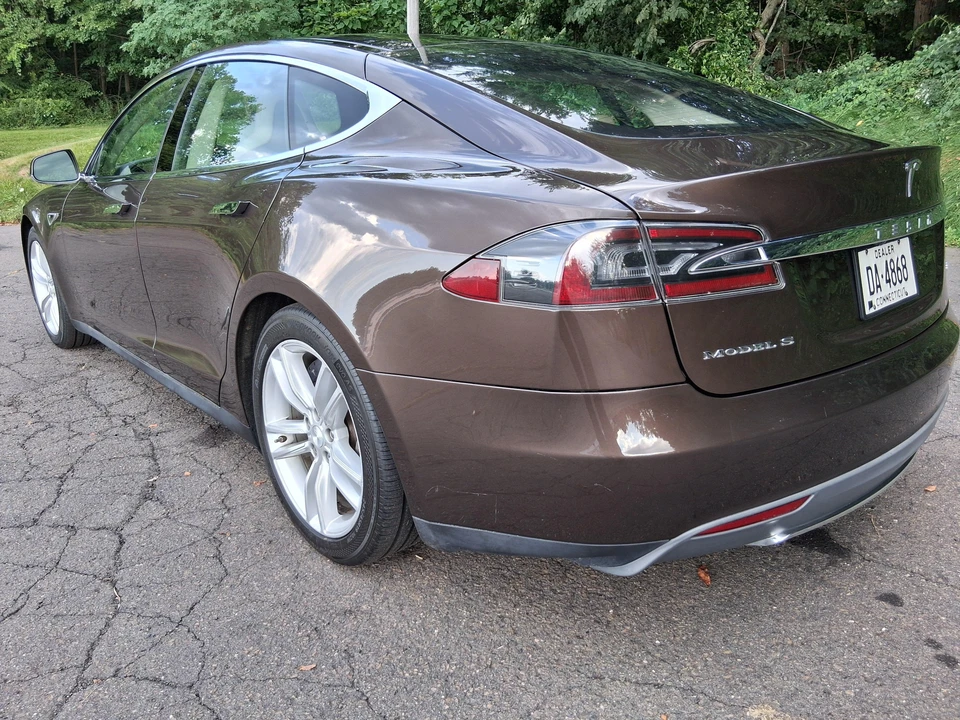 2014 Tesla Model S - Image 12 of 31