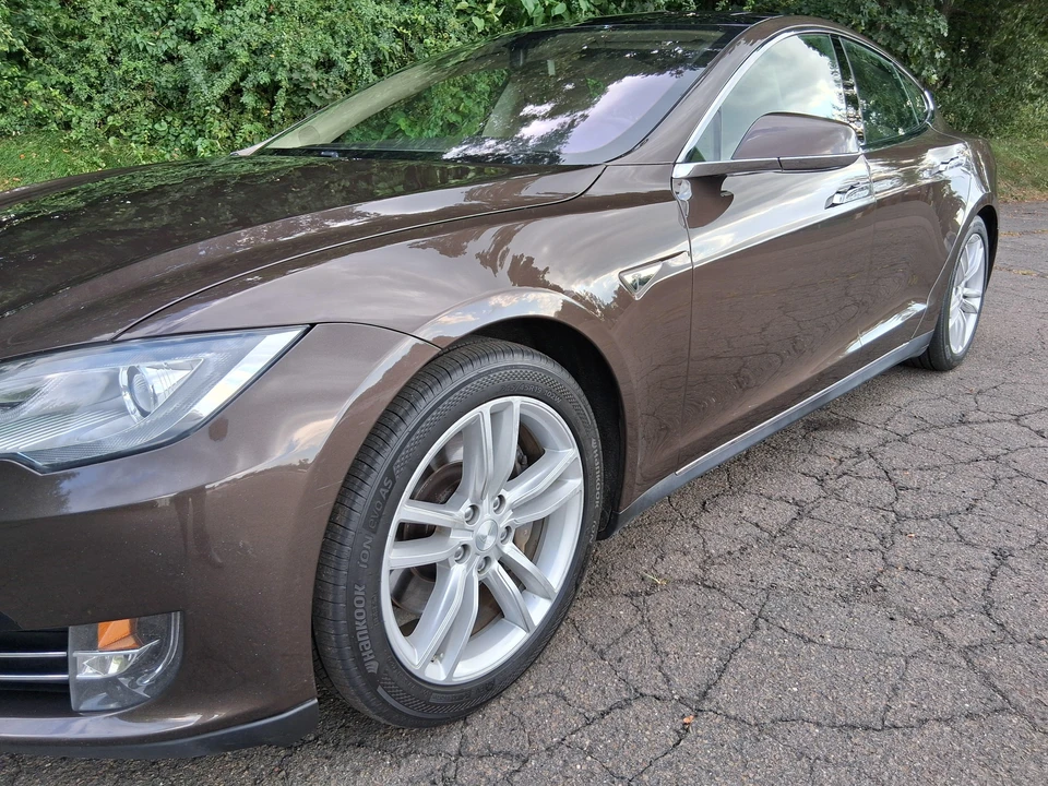2014 Tesla Model S - Image 30 of 31