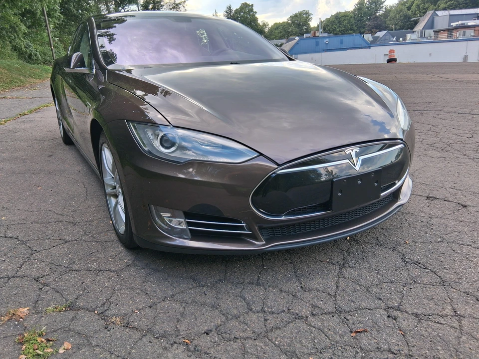 2014 Tesla Model S - Image 23 of 31