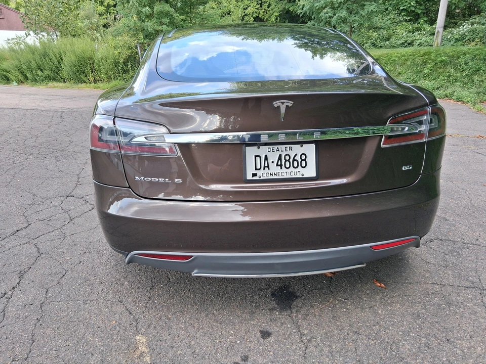 2014 Tesla Model S - Image 15 of 31
