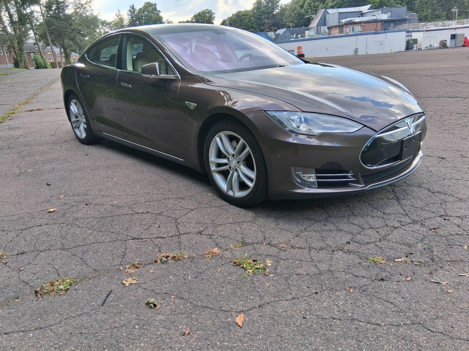 2014 Tesla Model S - Image 20 of 31