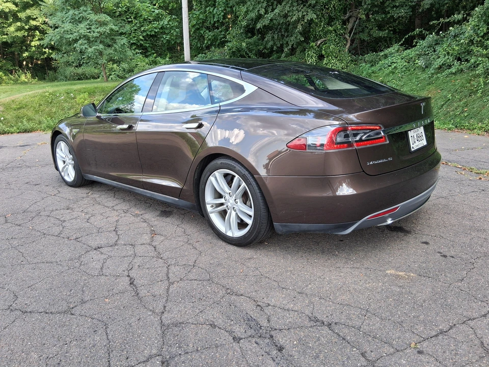 2014 Tesla Model S - Image 11 of 31
