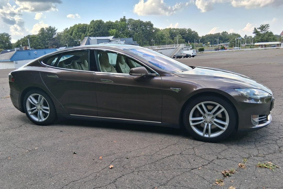 2014 Tesla Model S - Image 3 of 31