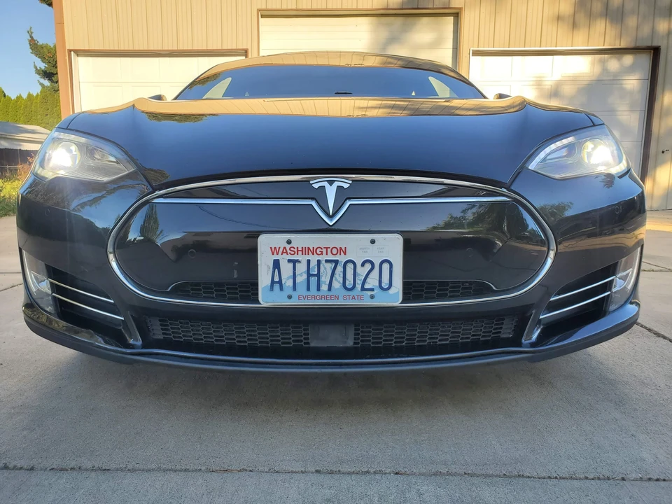 2014 Tesla Model S - Image 7 of 31