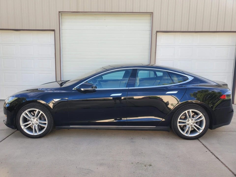 2014 Tesla Model S - Image 8 of 31